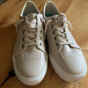 Blowfish Women's Cream Sneakers